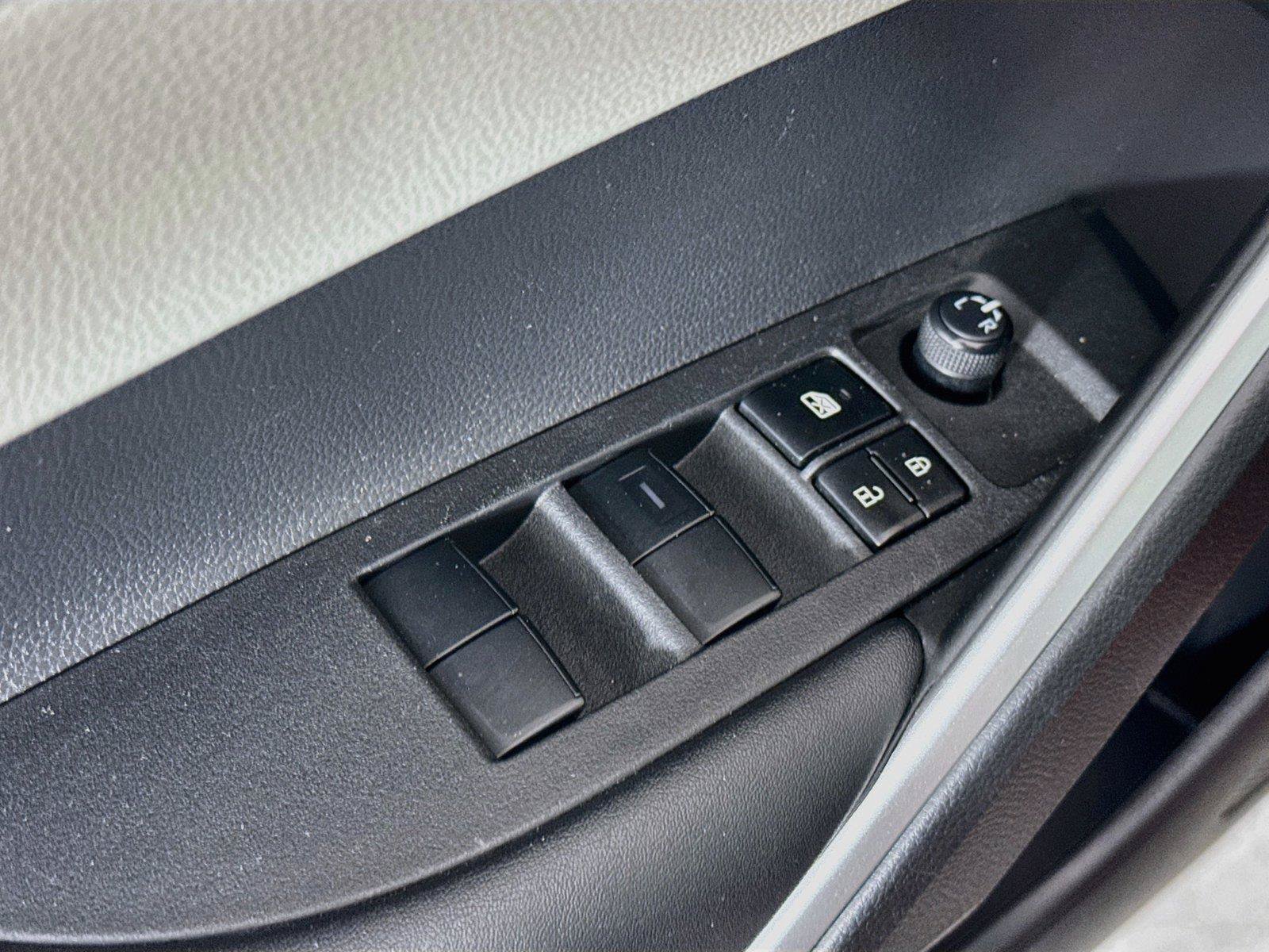 Used 2022 Toyota Corolla Cross LE FWD image 26