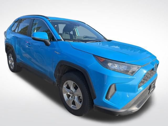 Used 2019 Toyota RAV4 LE w/ Carpet Mat Package image 2