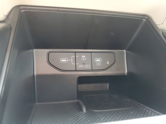Certified 2025 Kia Sorento S image 23