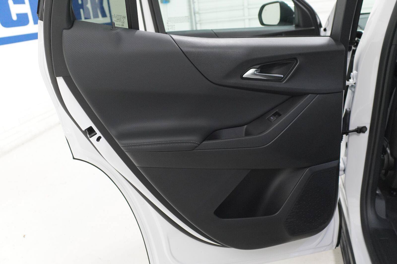 New 2027 Chevrolet Equinox LT FWD image 28