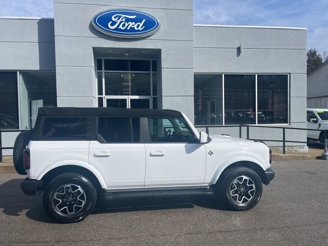 Used 2024 Ford Bronco Outer Banks image 2