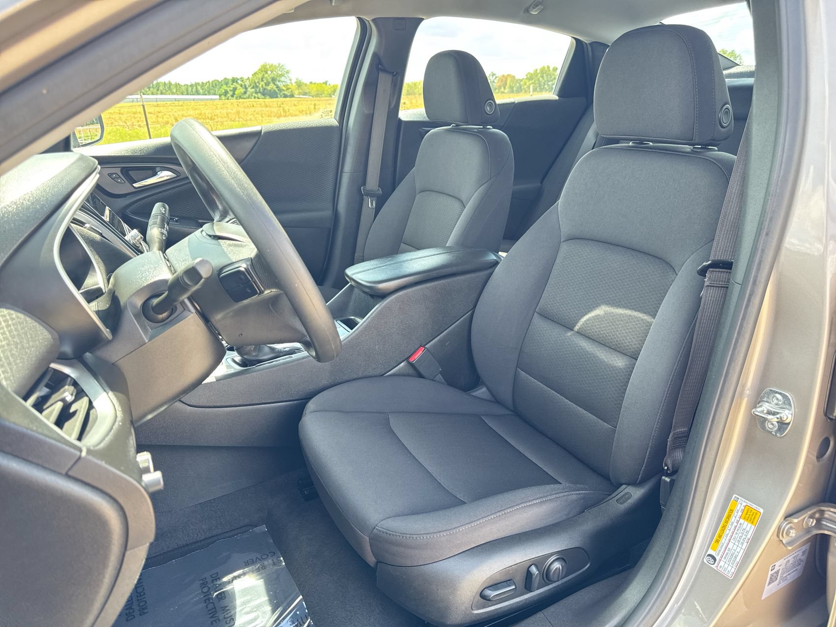 Used 2025 Chevrolet Malibu LT FWD image 11
