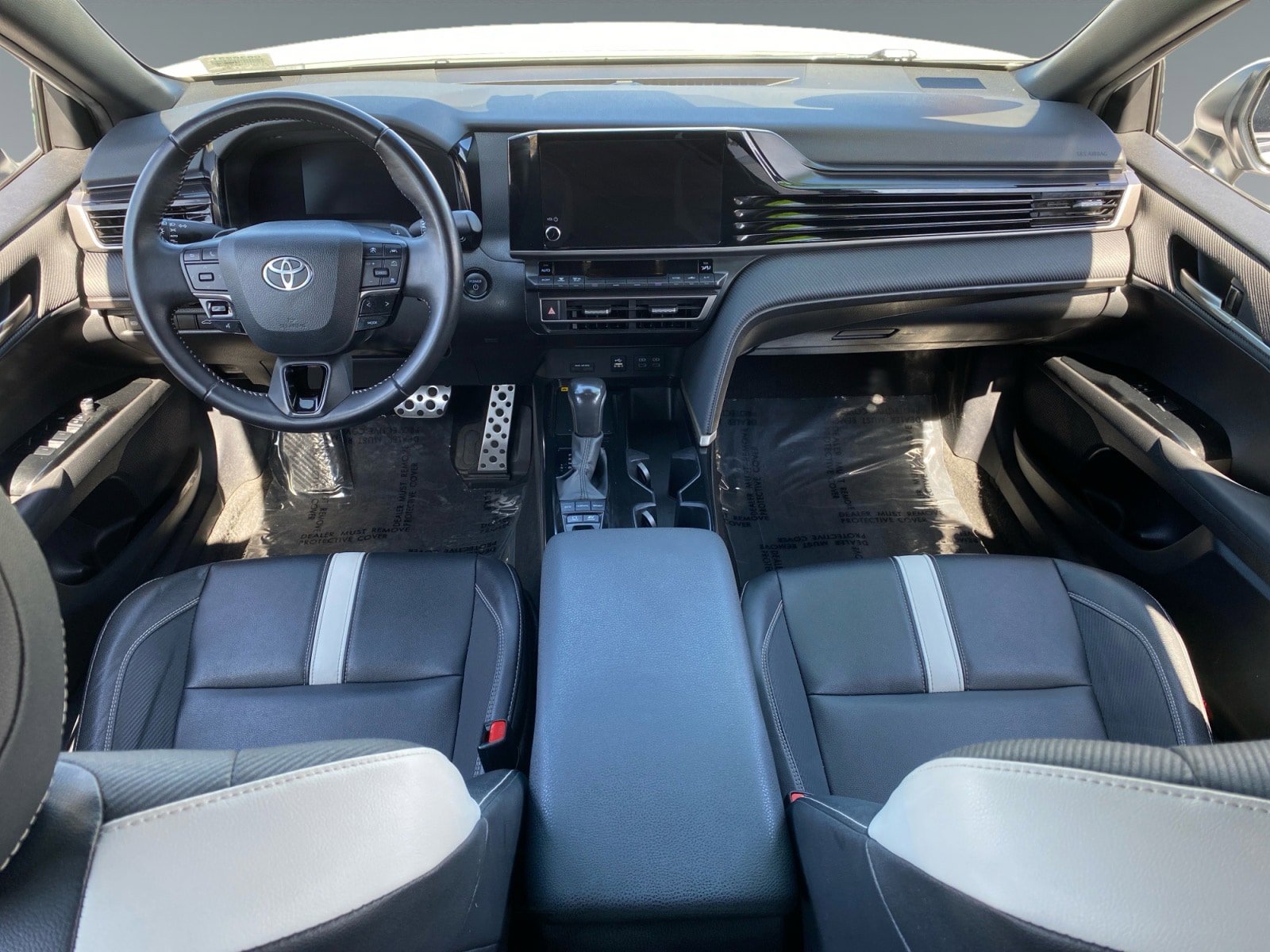 Used 2025 Toyota Camry SE FWD image 10