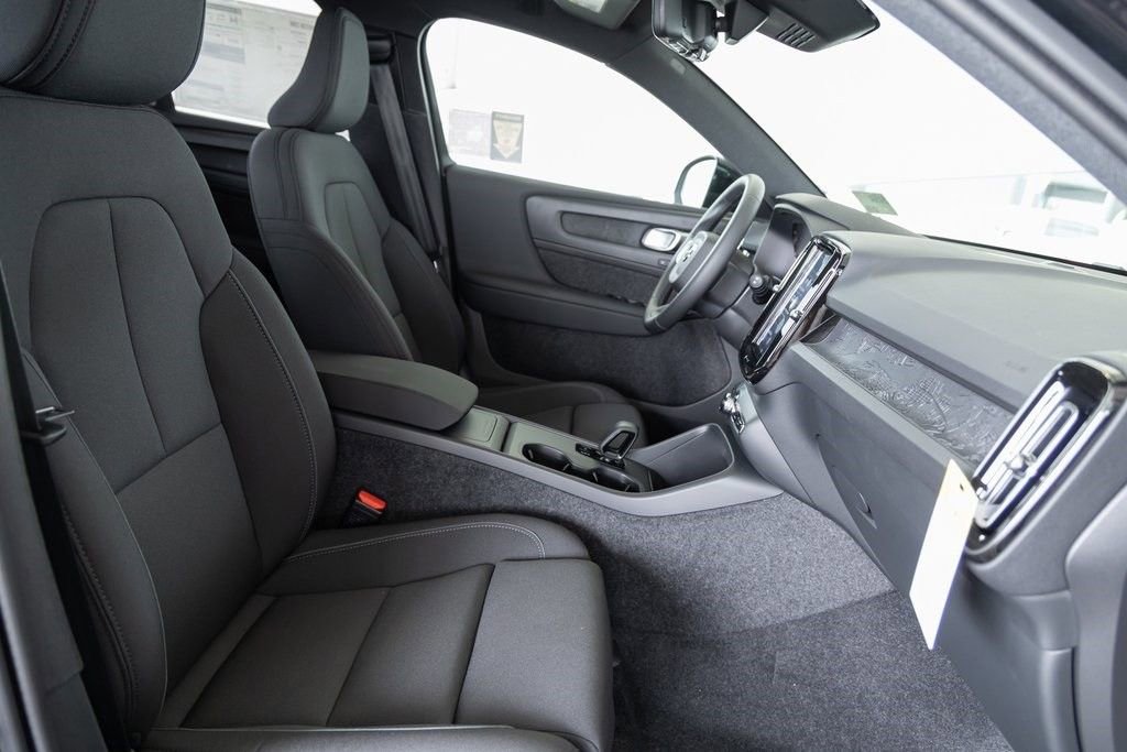 New 2025 Volvo EX40 Core w/ Climate Package image 14