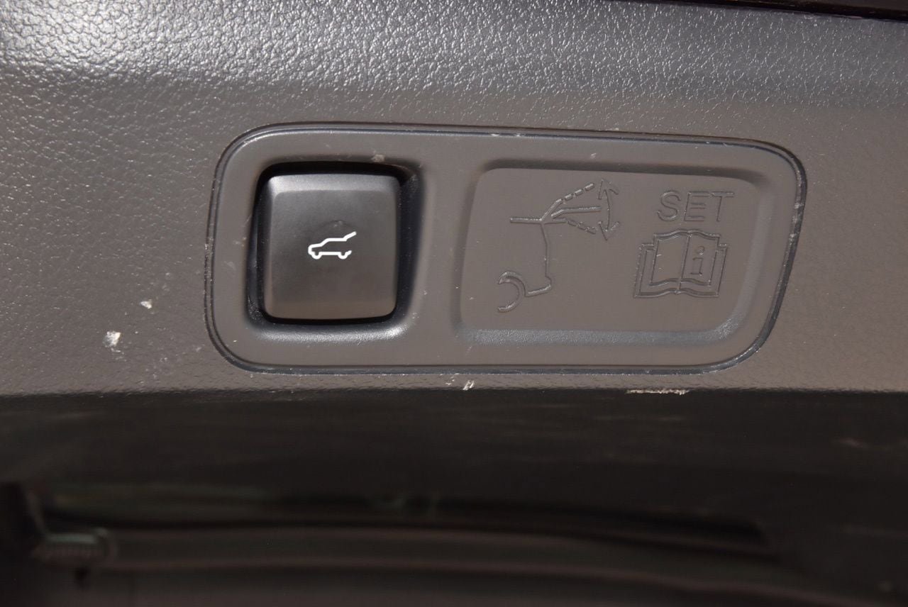 Certified 2024 Lincoln Navigator Reserve AWD/4WD image 40