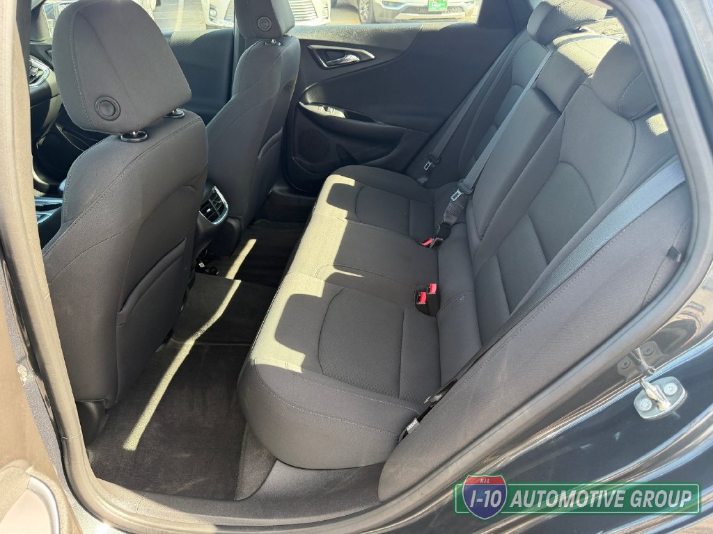 Used 2018 Chevrolet Malibu LT FWD image 29