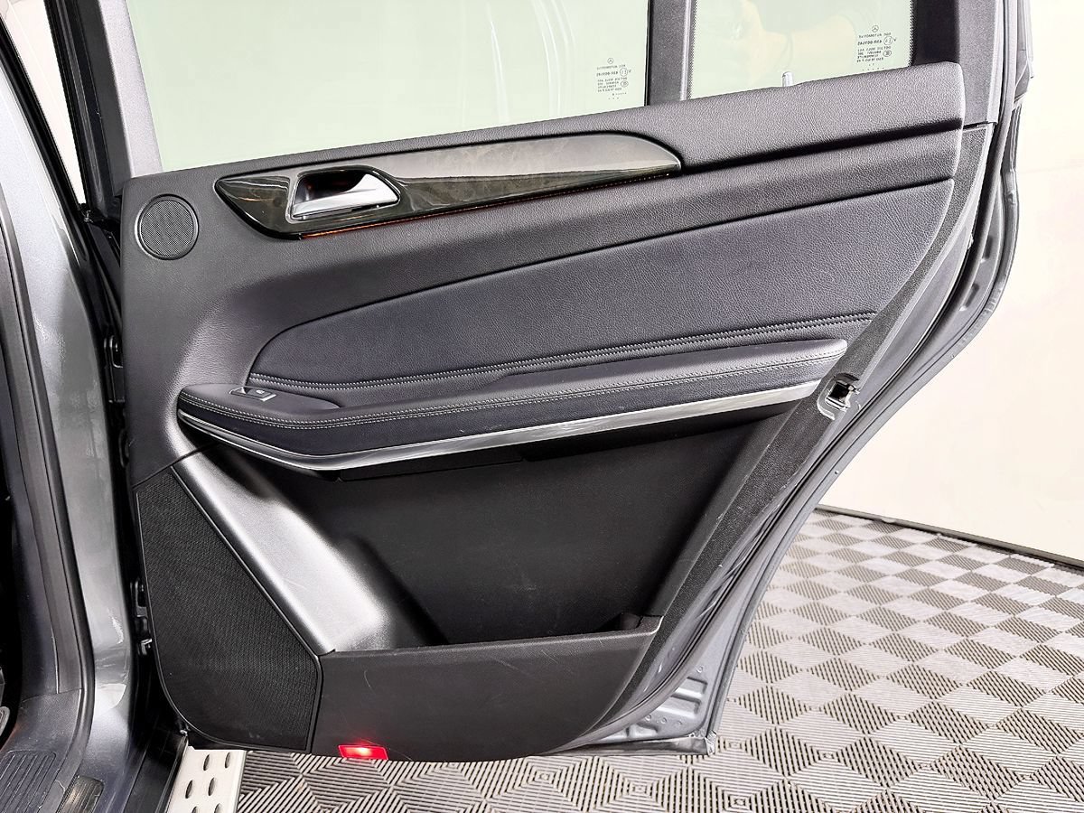 Used 2018 Mercedes-Benz GLS 550 4MATIC image 46