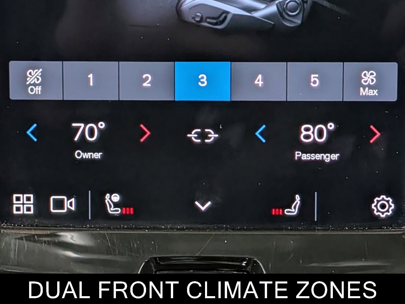 Used 2025 Volvo XC60 B5 Core AWD/4WD image 27