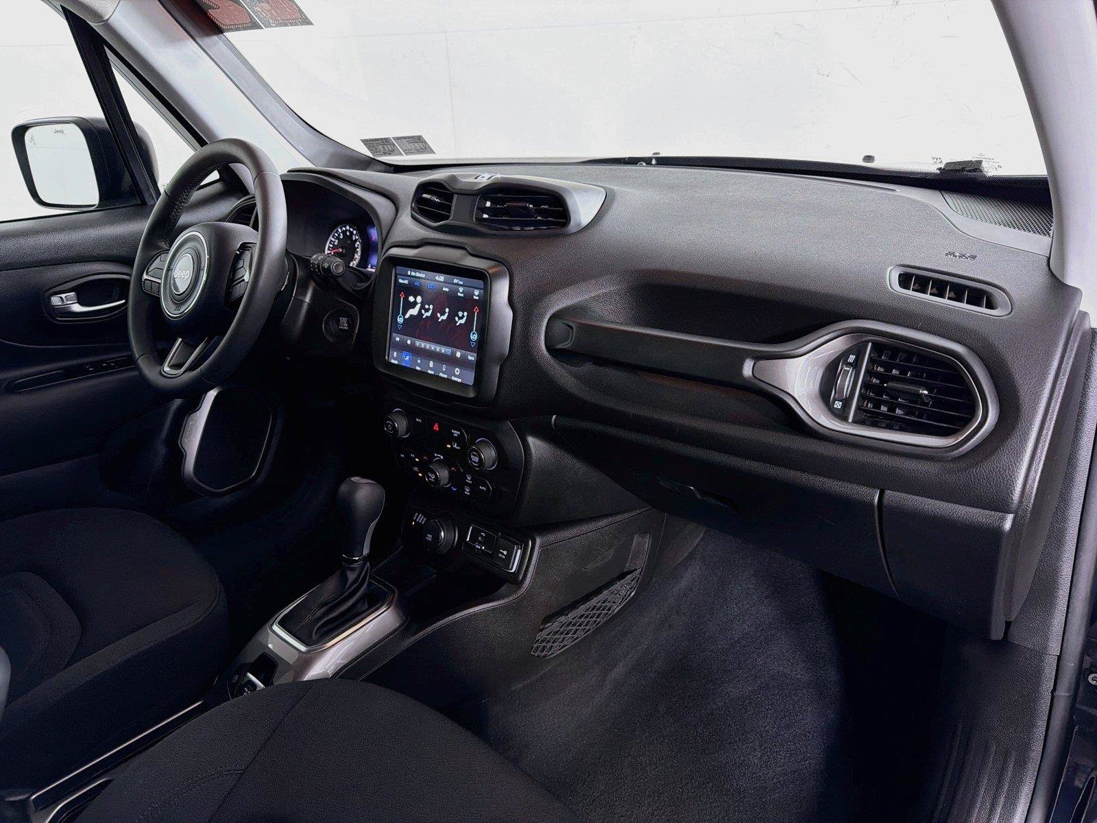 Used 2022 Jeep Renegade Latitude AWD/4WD image 30