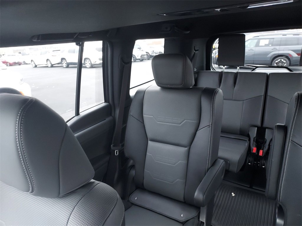 Used 2025 Lexus GX 550 image 12