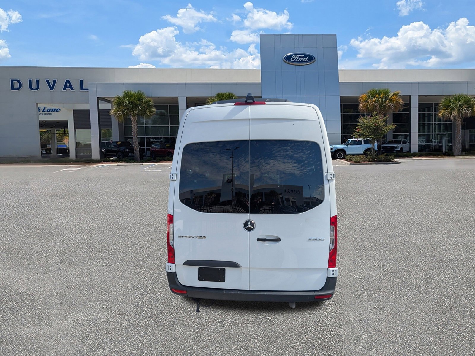 Used 2024 Mercedes-Benz Sprinter 2500 image 5