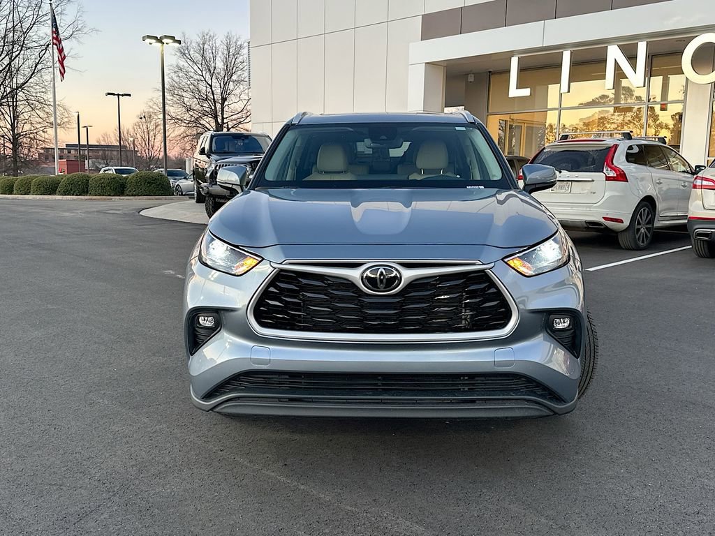 Used 2024 Toyota Highlander XLE image 5