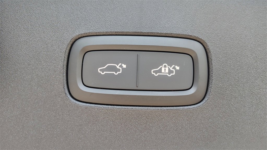 New 2025 Volvo EX90 Ultra image 36