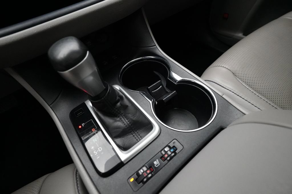 Used 2018 Toyota Highlander Limited Platinum image 17