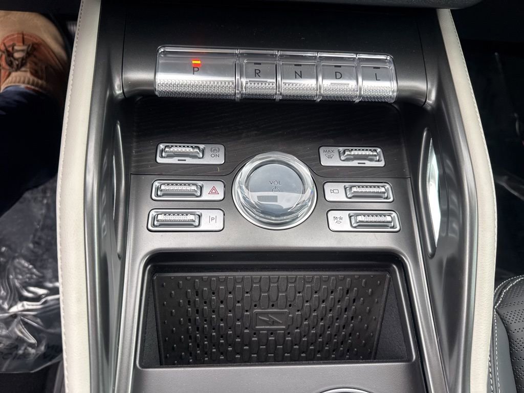 New 2025 Lincoln Nautilus Reserve image 17