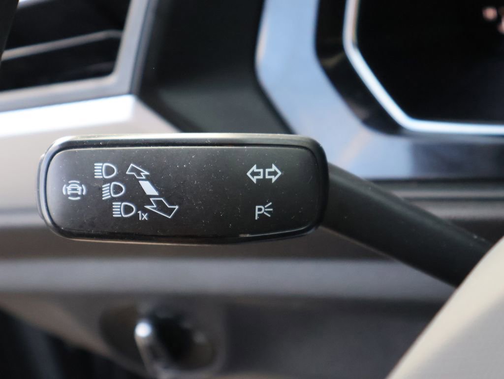 Used 2023 Volkswagen Jetta Sport image 31