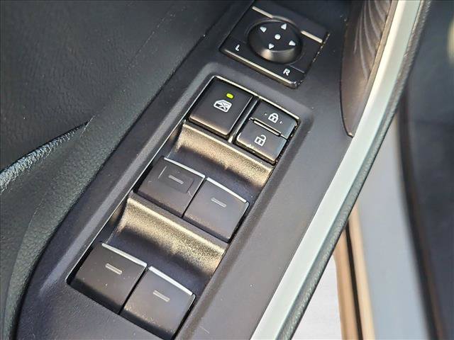 Used 2025 Toyota RAV4 XLE AWD/4WD image 11