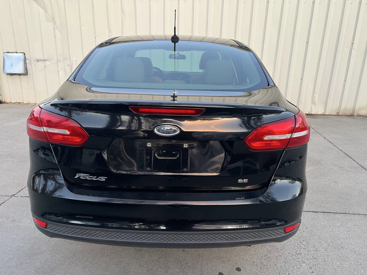 Used 2017 Ford Focus SE image 5