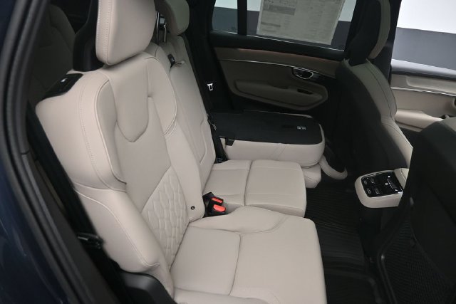 Used 2026 Volvo XC90 B6 Plus w/ Protection Package Premier AWD/4WD image 28