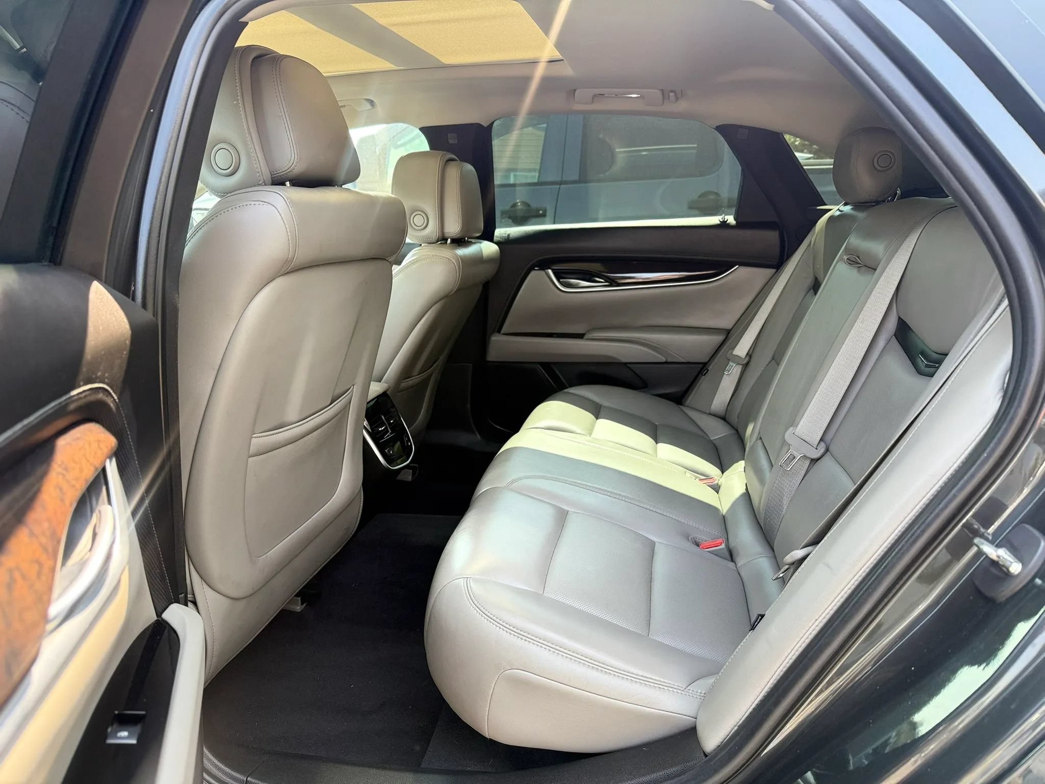 Used 2013 Cadillac XTS Luxury w/ Driver Awareness Package FWD image 31