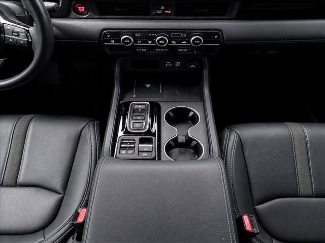 Used 2025 Honda Pilot Touring image 17