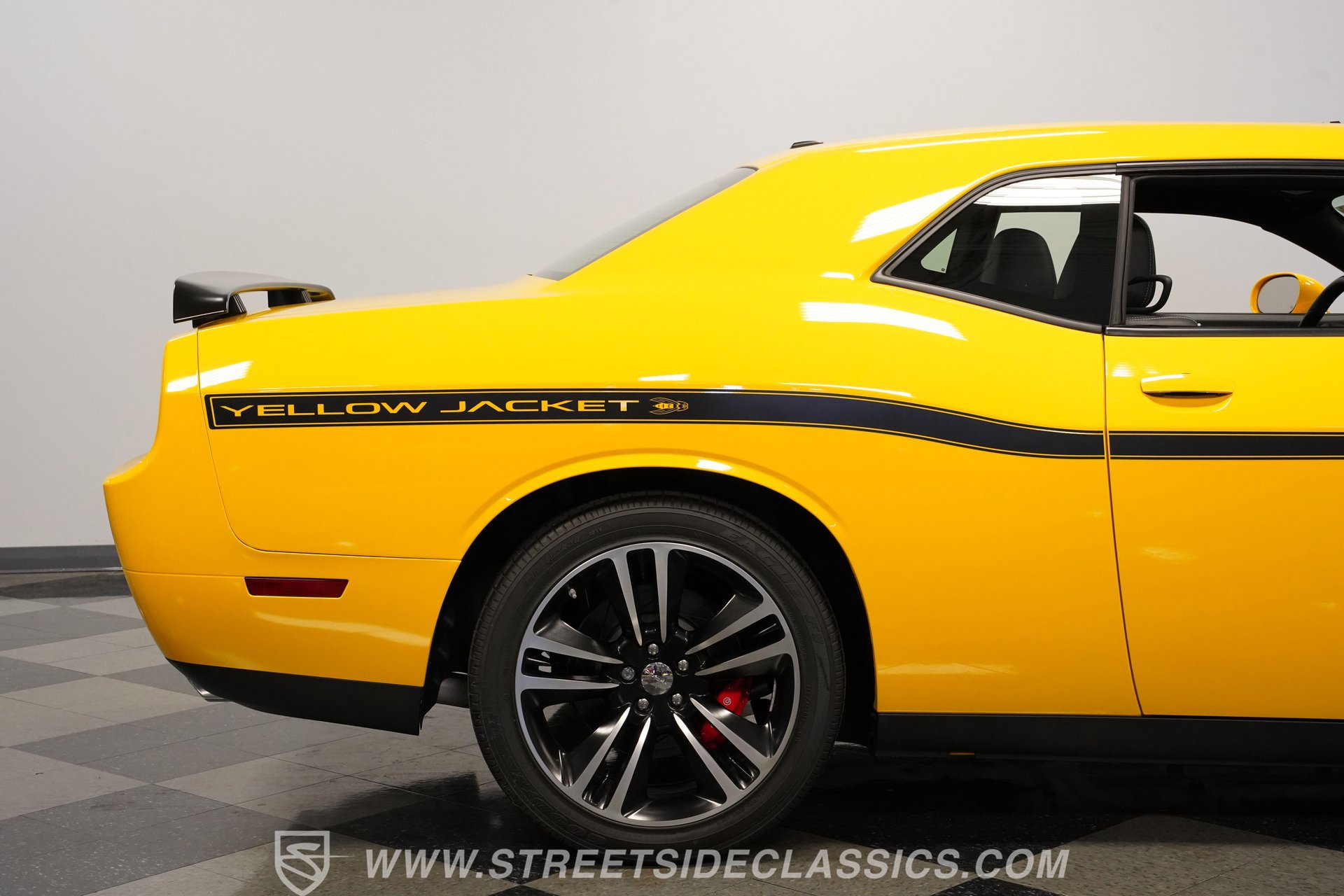 Used 2012 Dodge Challenger SRT8 Yellow Jacket w/ Premium Sound Group RWD image 29