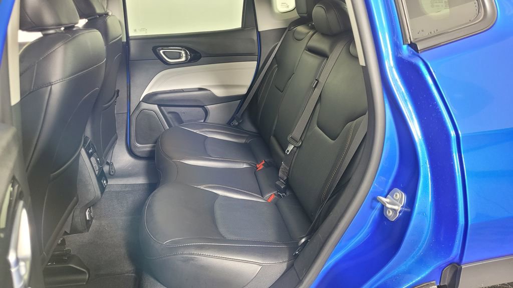 Used 2022 Jeep Compass Limited image 32
