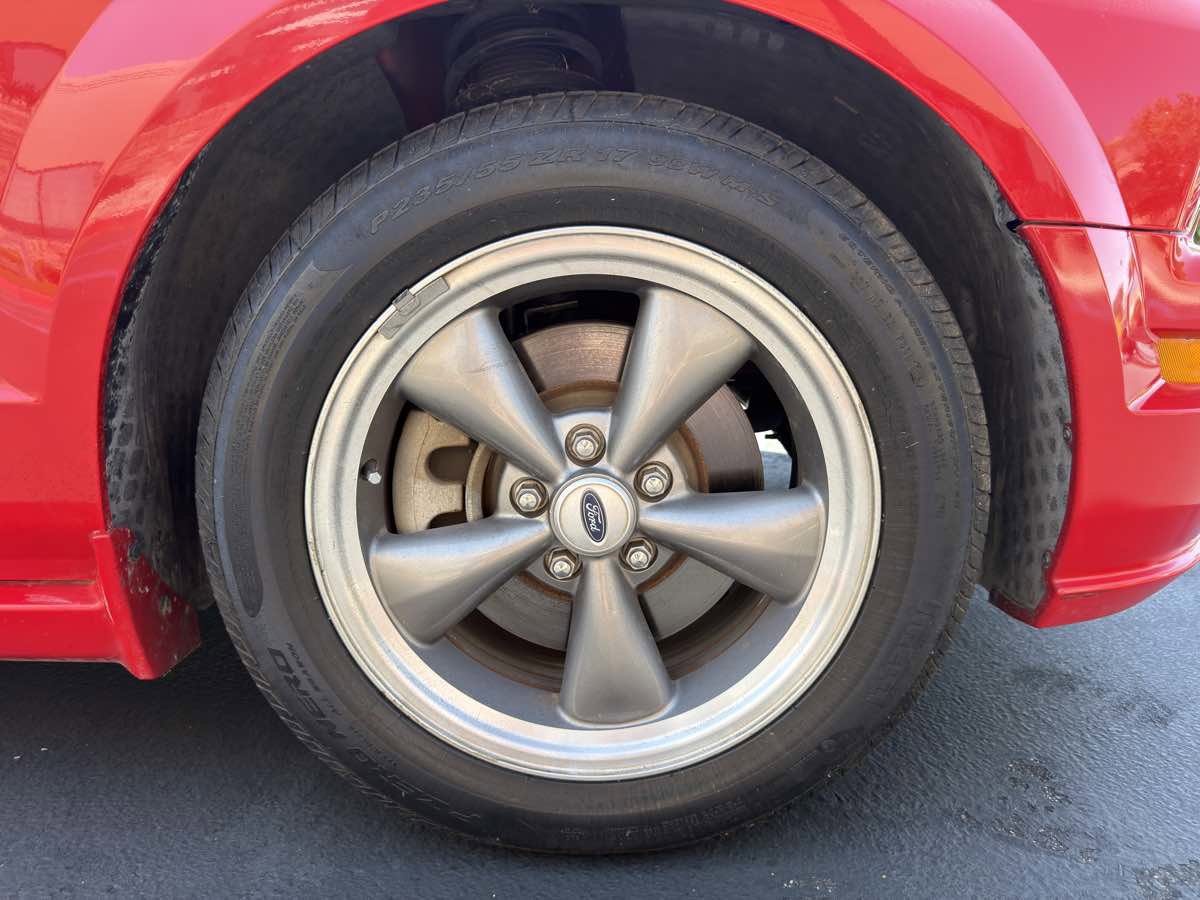 Used 2005 Ford Mustang GT image 16