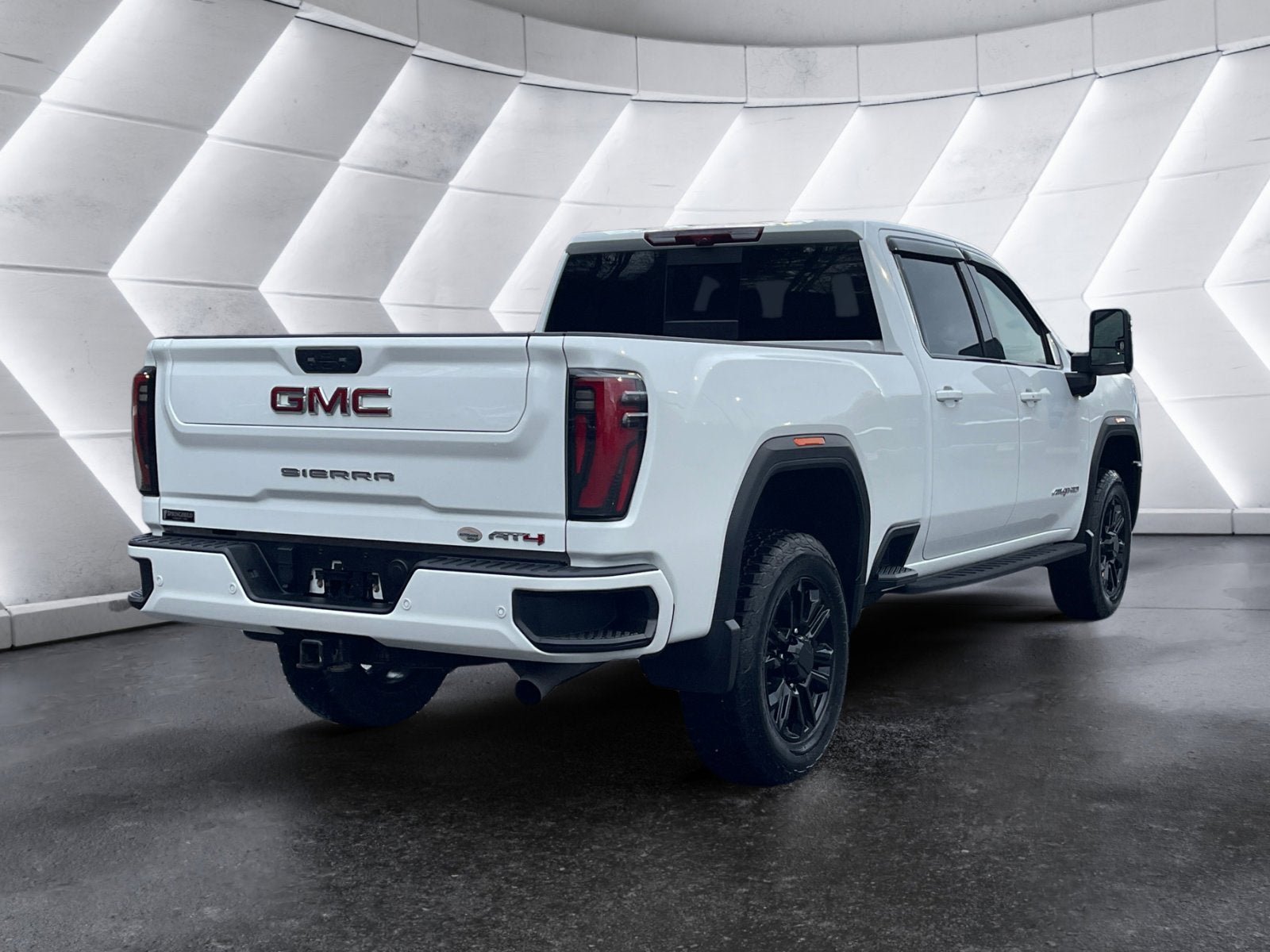 Used 2024 GMC Sierra 2500 AT4 w/ Technology Package AWD/4WD image 6
