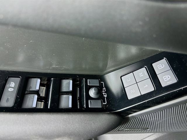 Used 2026 Land Rover Range Rover Velar S image 20