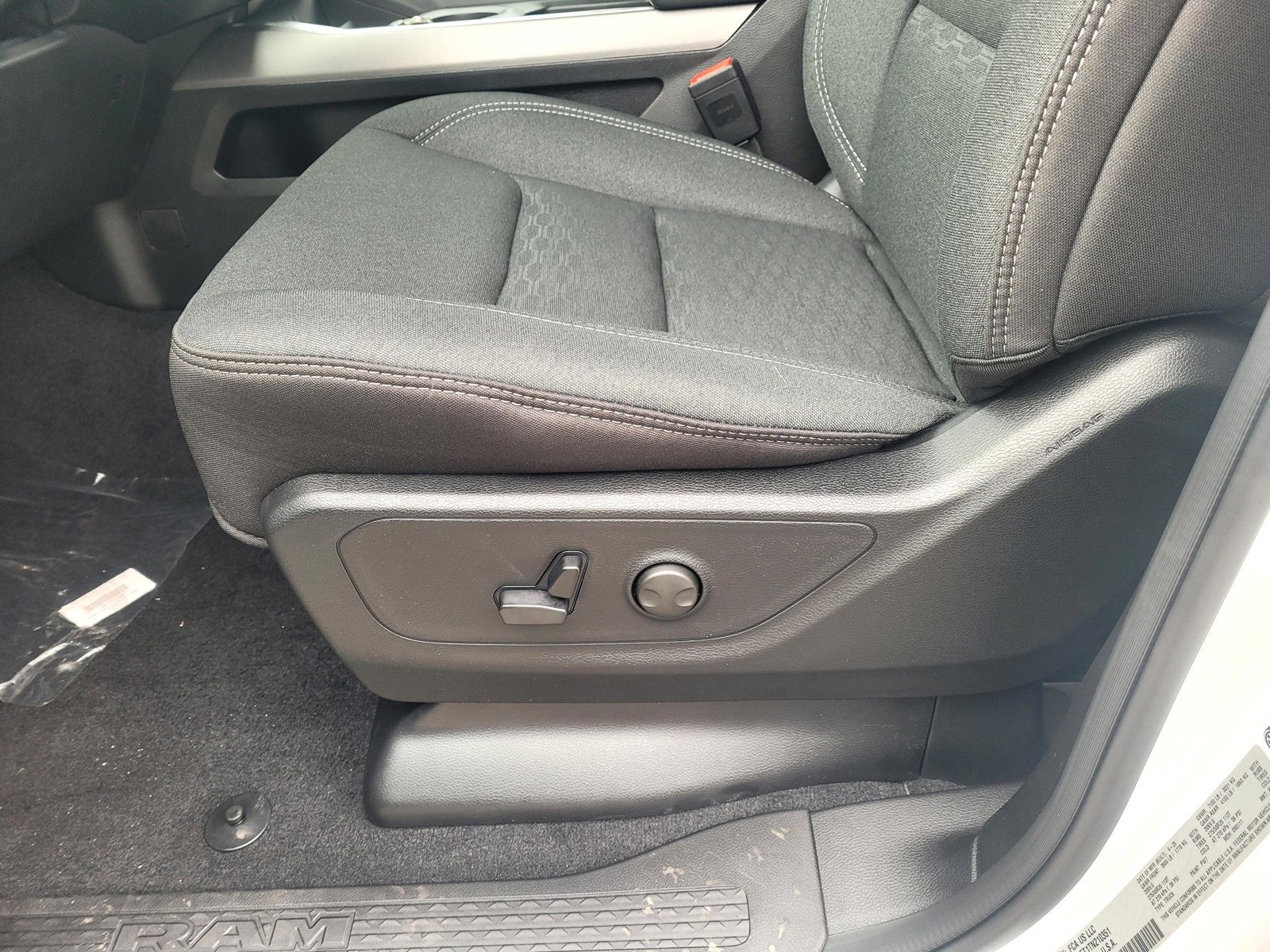New 2026 RAM 1500 4x4 Crew Cab image 16