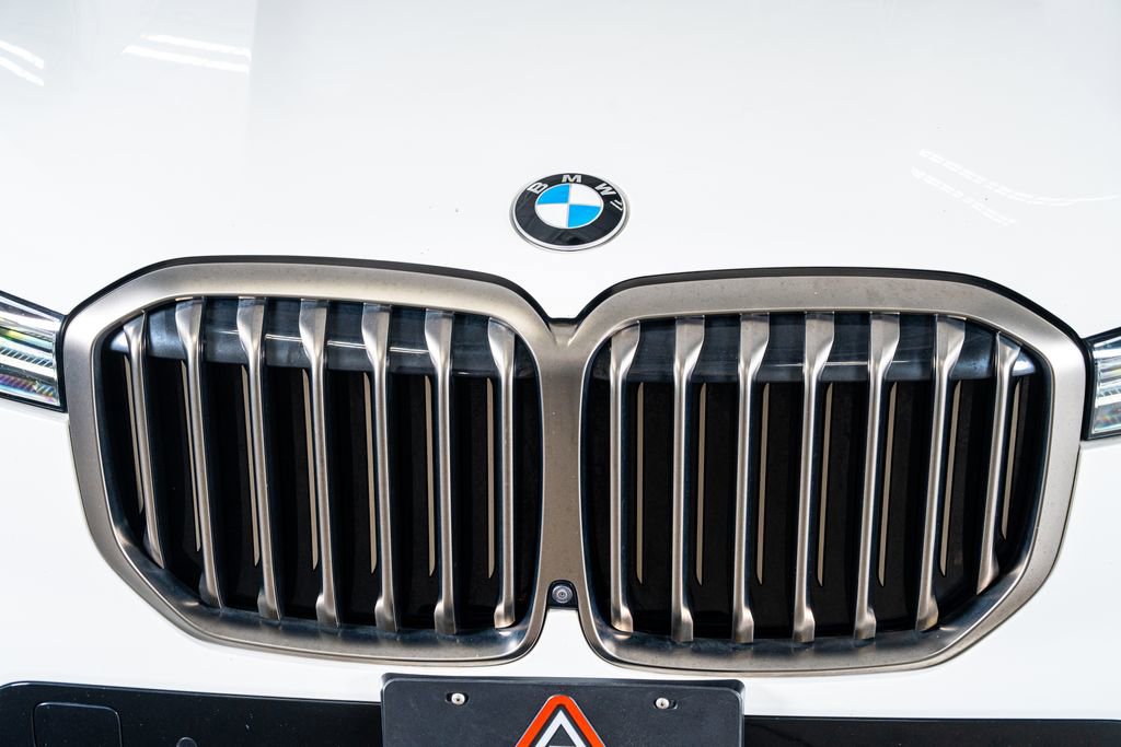 Used 2021 BMW X7 M50i w/ Executive Package AWD/4WD image 16