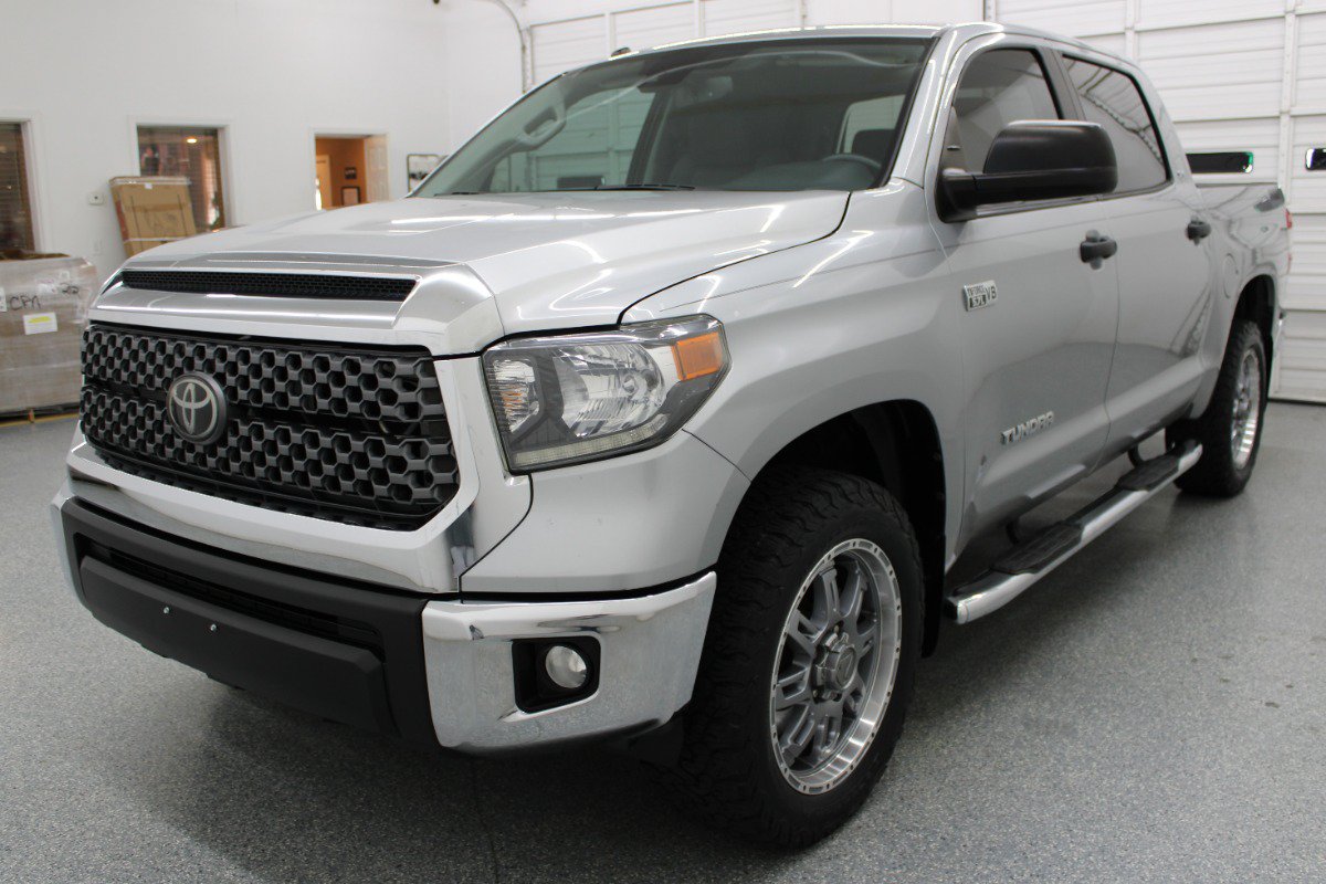 Used 2018 Toyota Tundra SR5 w/ SR5 Upgrade Package AWD/4WD image 3