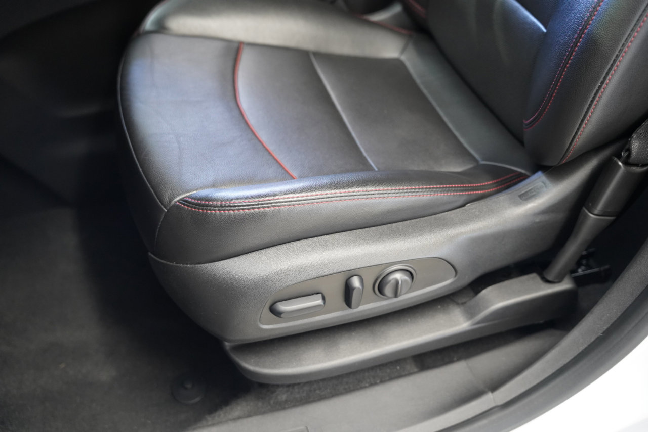 Used 2022 Chevrolet Equinox RS w/ RS Leather Package image 25