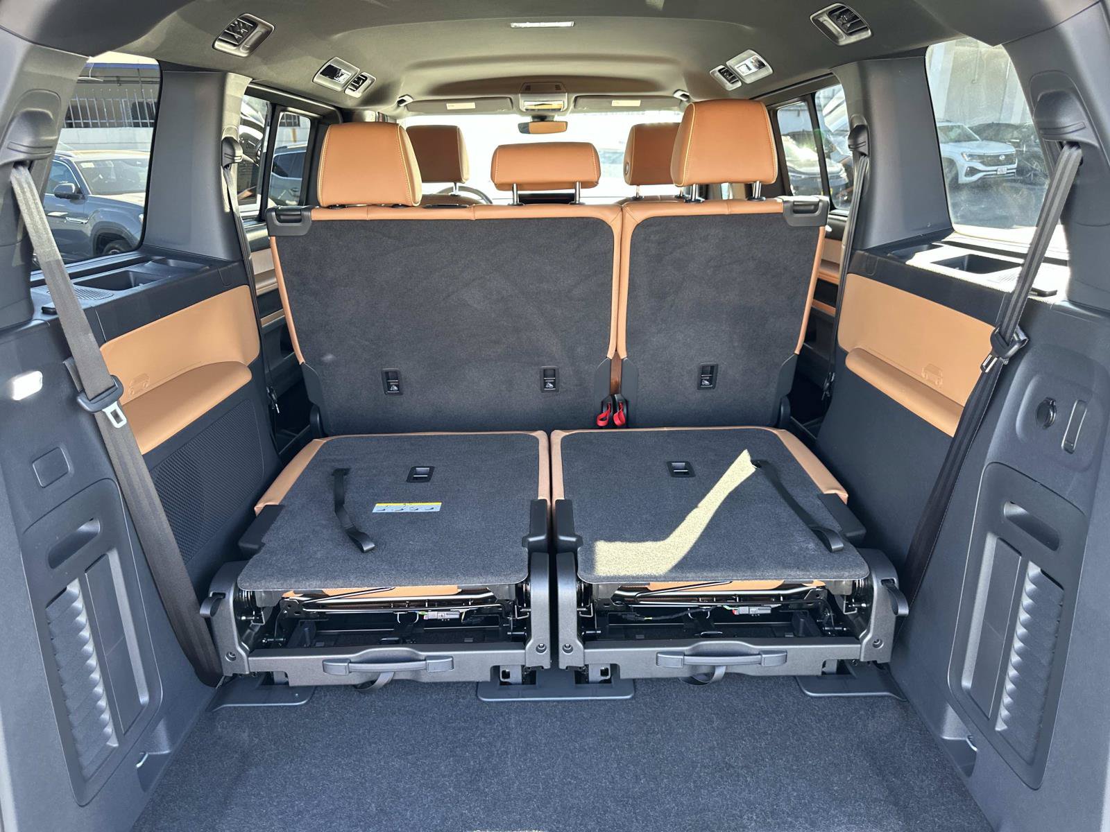 Certified 2025 Volkswagen ID. Buzz Pro S RWD image 5