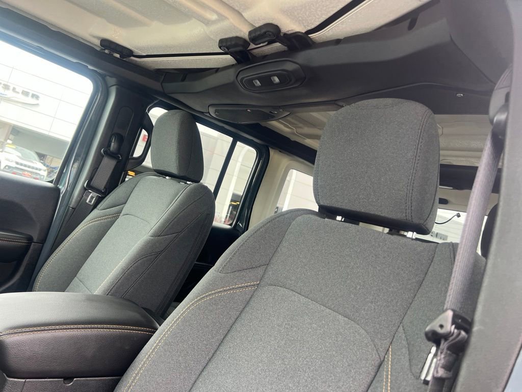 Used 2025 Jeep Wrangler Backcountry 4xe AWD/4WD image 19