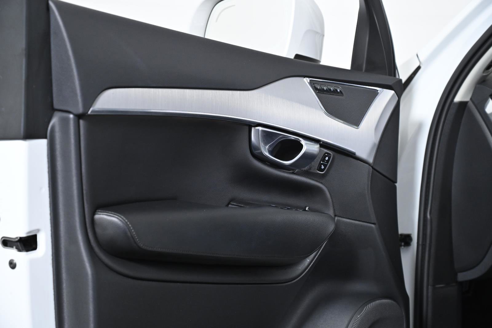 Used 2022 Volvo XC90 T5 Momentum w/ Advanced Package image 31