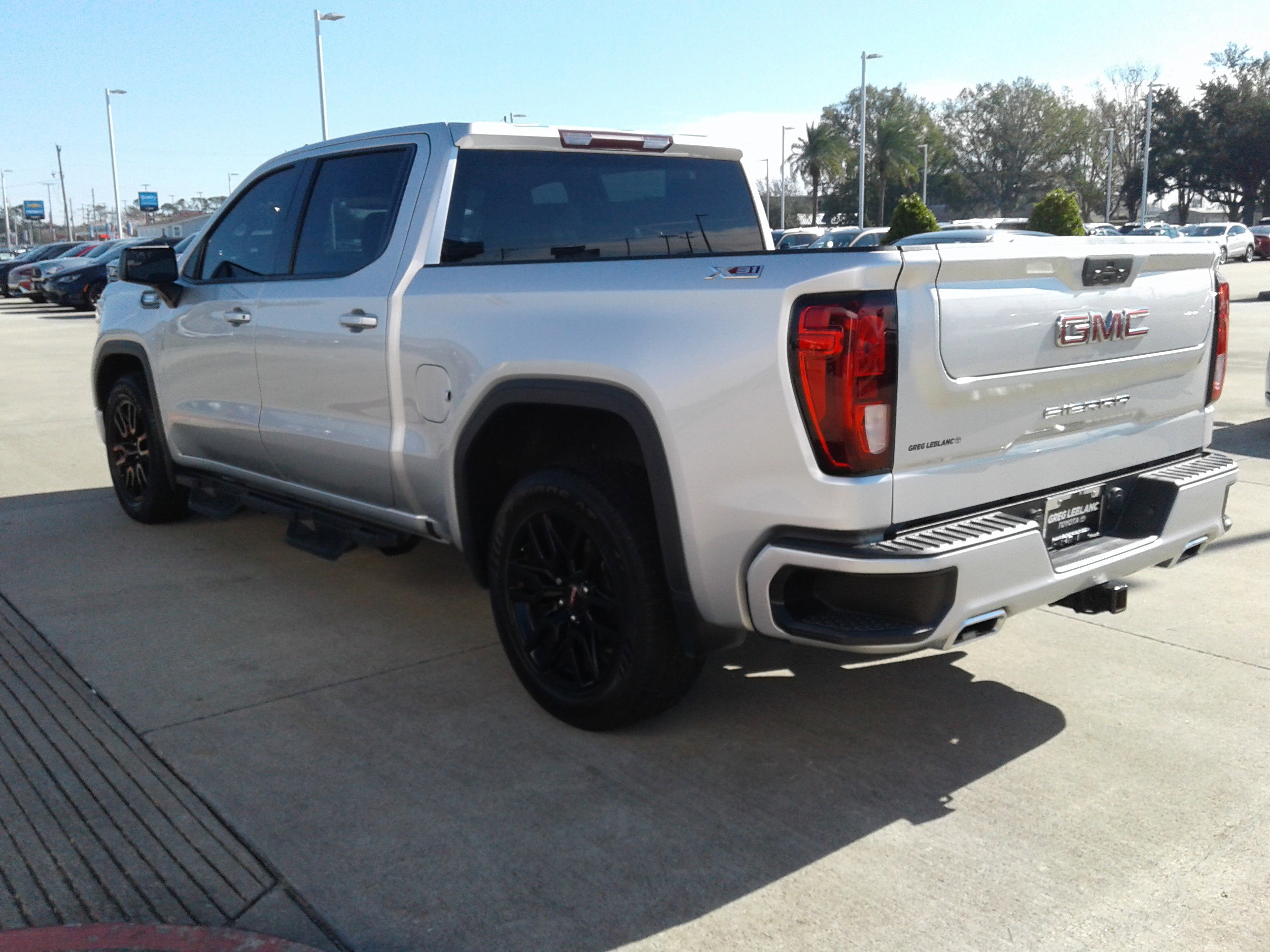 Used 2021 GMC Sierra 1500 Elevation w/ X31 Off-Road Package image 5