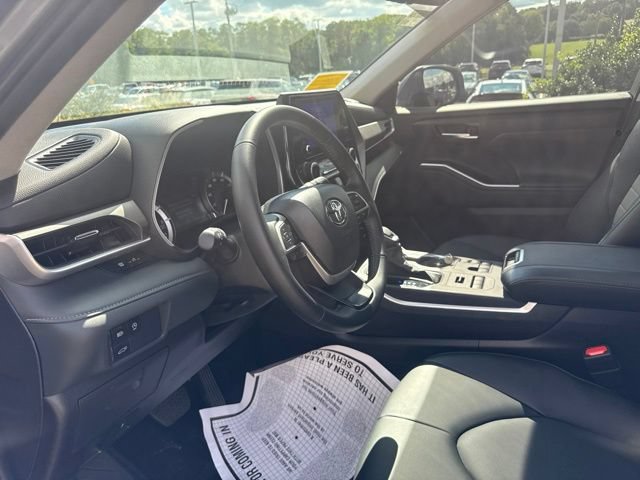 Used 2026 Toyota Highlander XLE AWD/4WD image 14