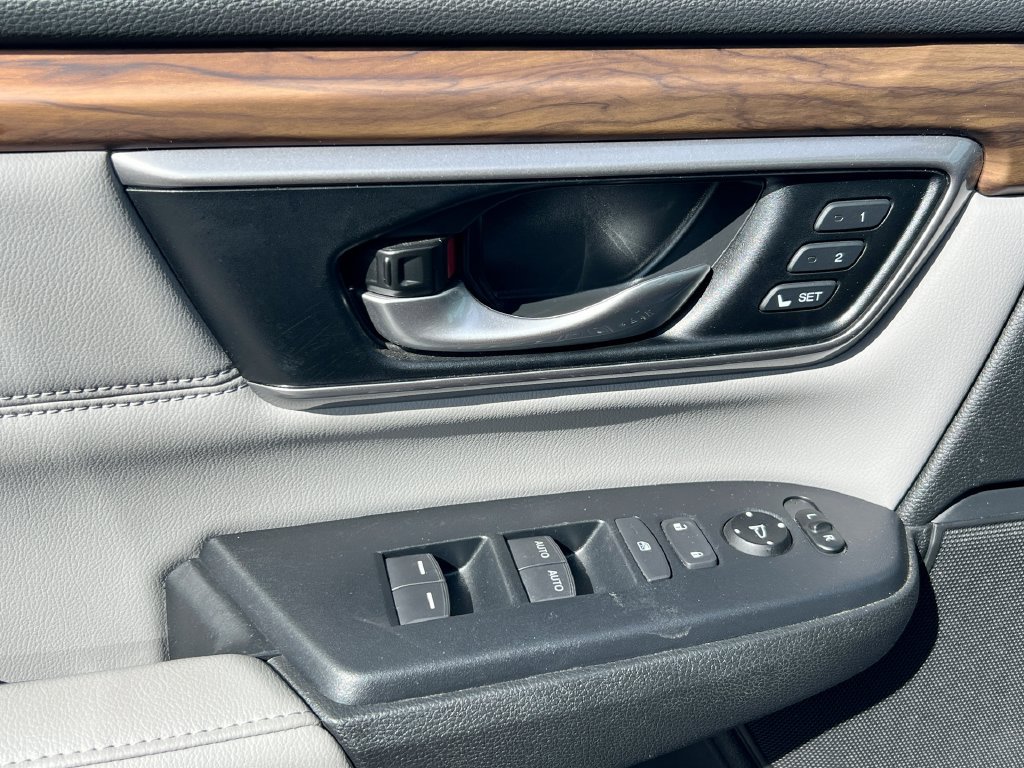 Used 2018 Honda CR-V Touring image 21