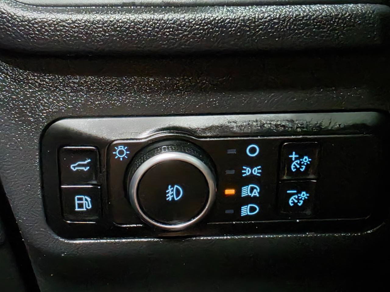 Used 2025 Ford Escape ST-Line Select w/ Tech Pack #1 AWD/4WD image 39