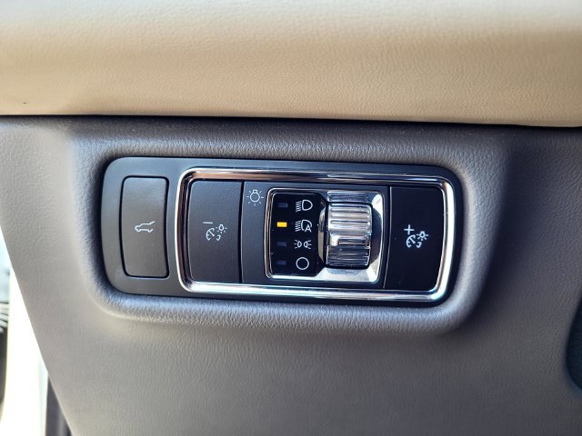Certified 2023 Lincoln Aviator Reserve w/ Equipment Group 201A RWD image 16