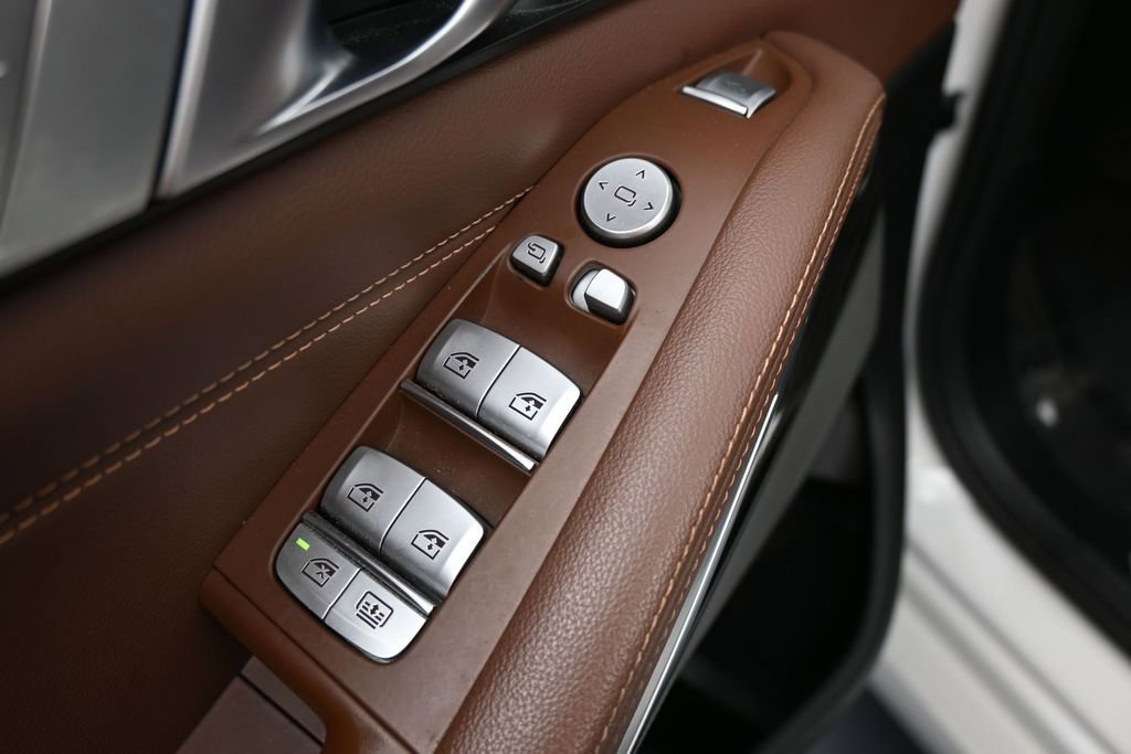 Used 2020 BMW X7 xDrive40i w/ Premium Package AWD/4WD image 15