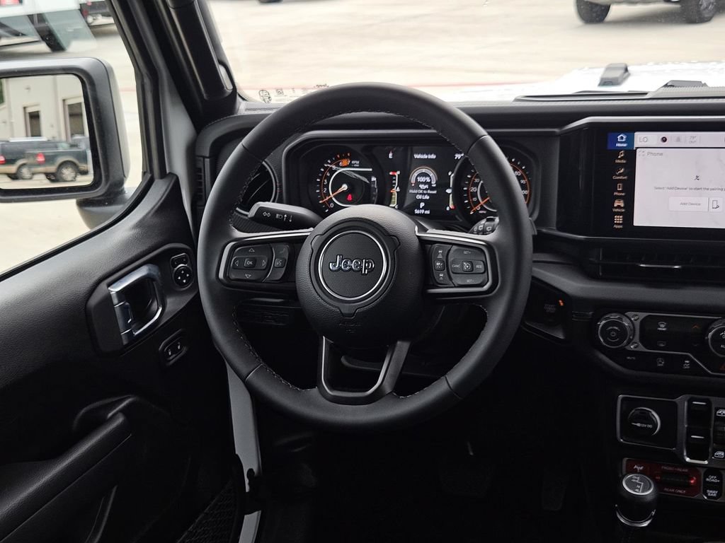 Used 2026 Jeep Wrangler Unlimited Rubicon AWD/4WD image 17
