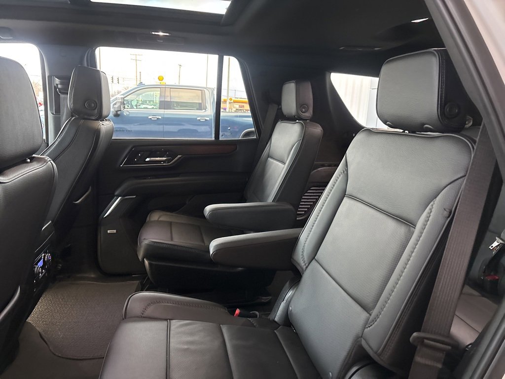 Used 2025 GMC Yukon Denali image 32