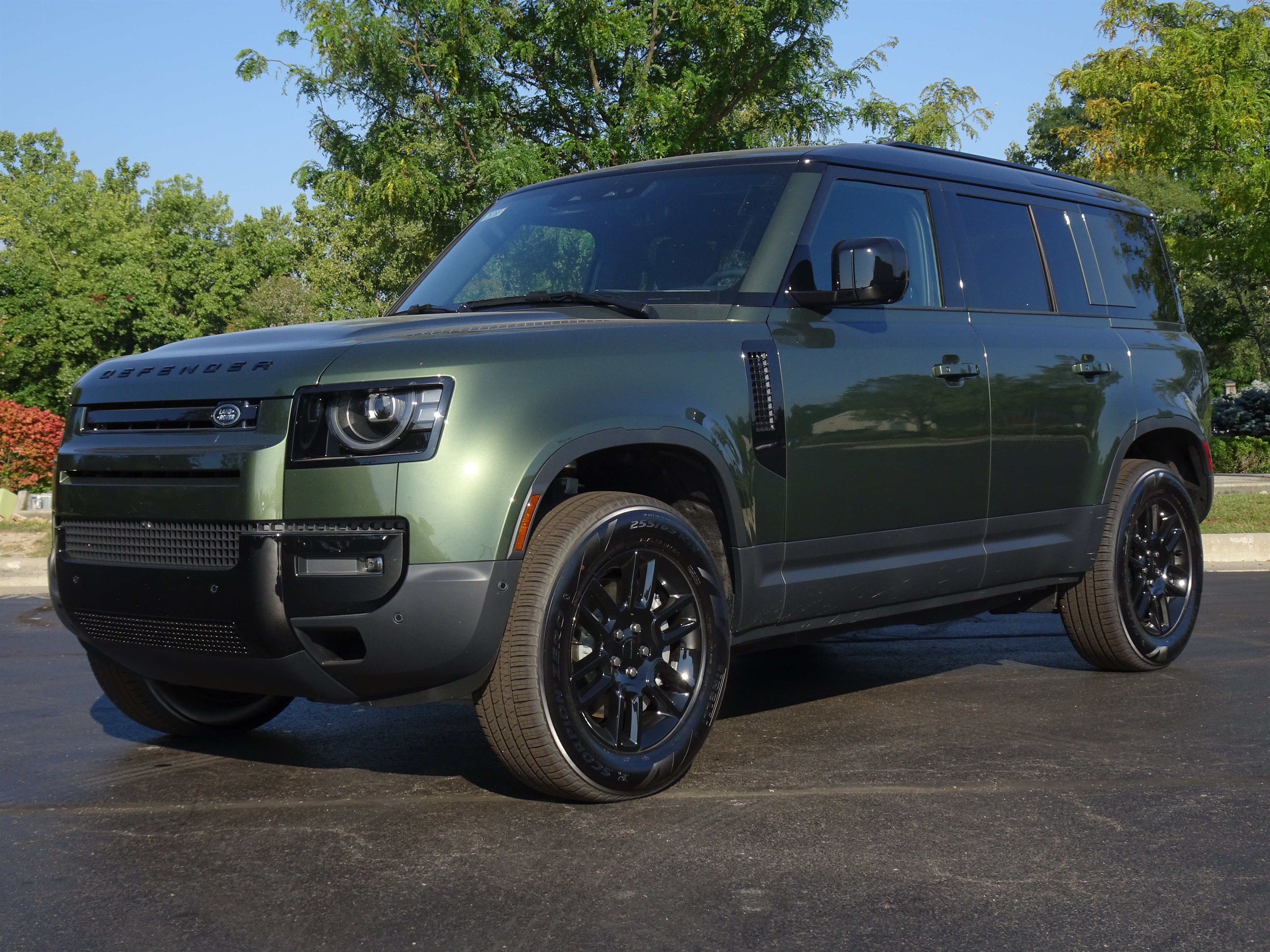 New 2026 Land Rover Defender 110 S AWD/4WD image 8