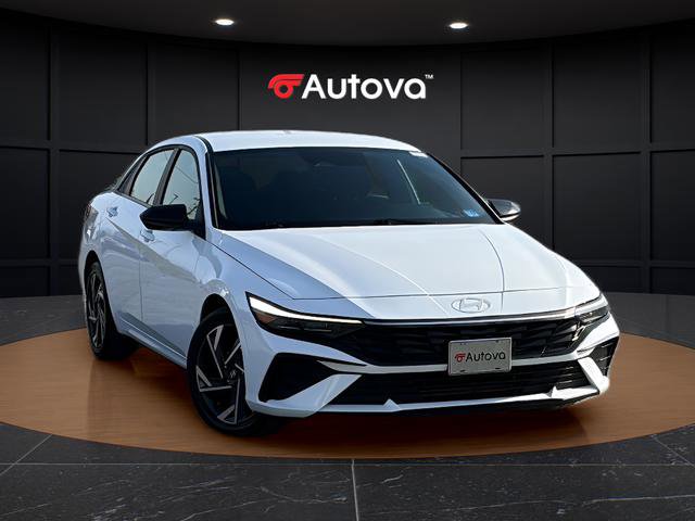 Used 2025 Hyundai Elantra Sport FWD image 7