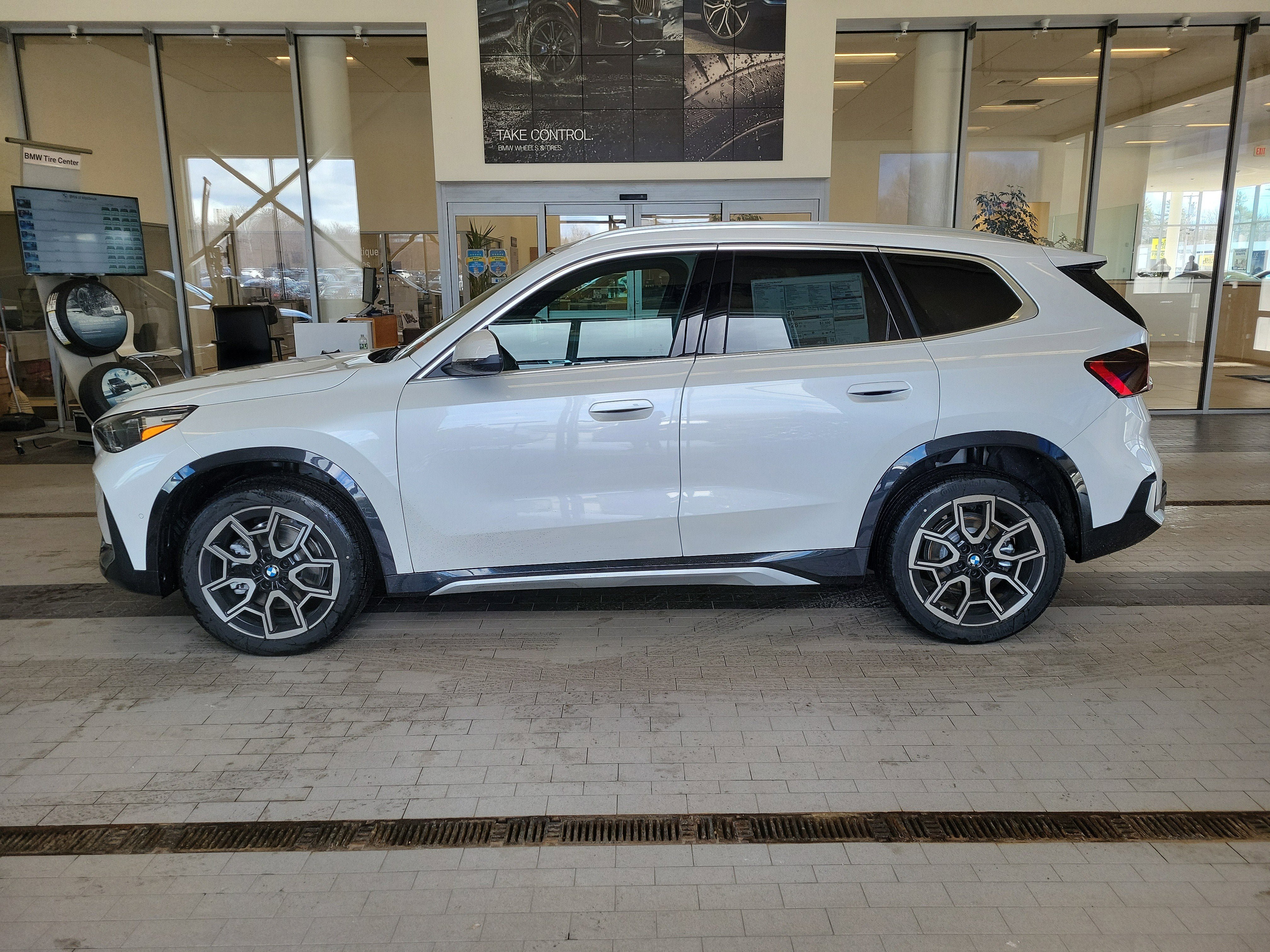 New 2026 BMW X1 xDrive28i w/ Convenience Package AWD/4WD image 2