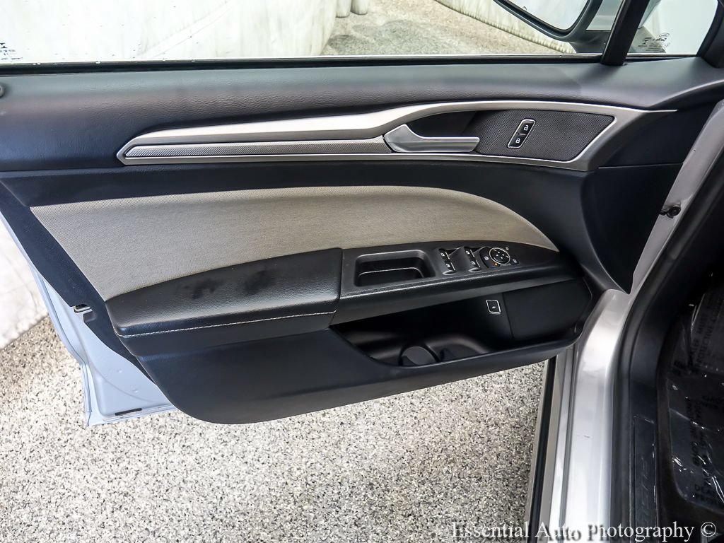 Used 2018 Ford Fusion S FWD image 19