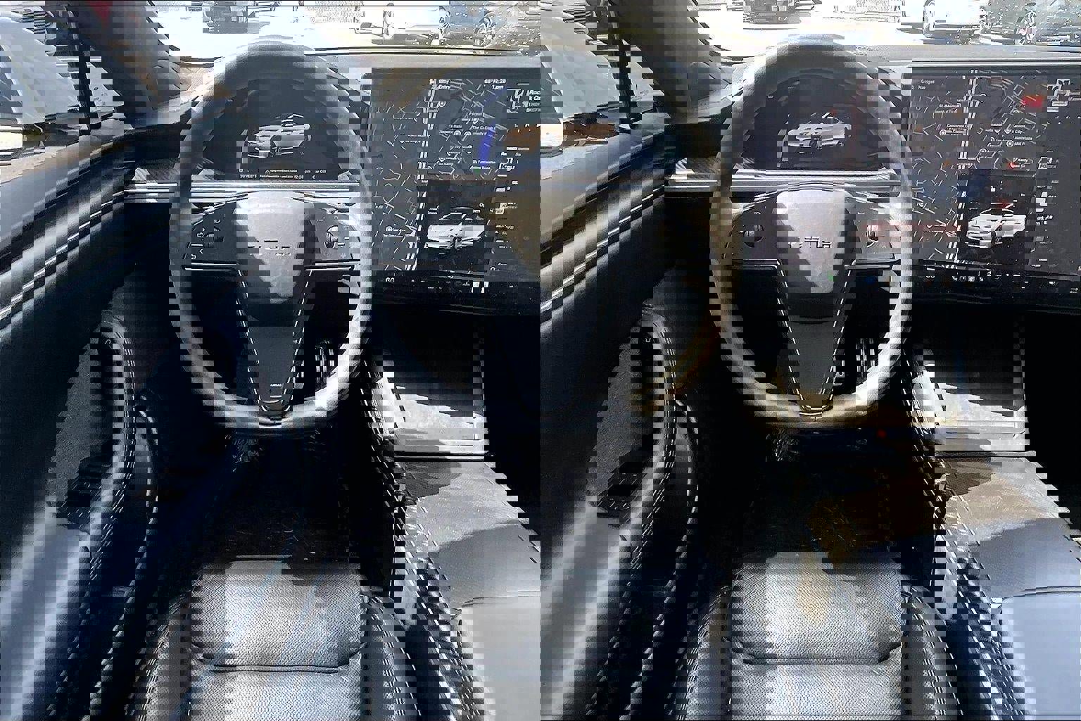 Used 2023 Tesla Model S Plaid image 5